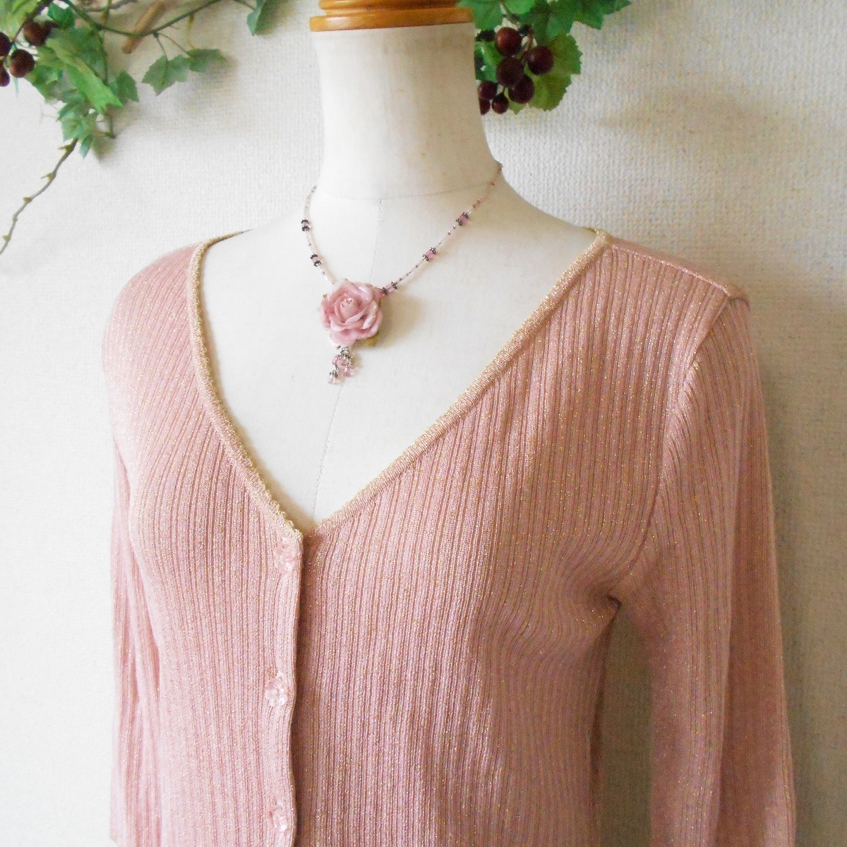 レストローズ LEST ROSE 春夏 向き ゴールド ラメ 入り 薄手 ７分袖 カーディガン 日本製 L\u0027EST ROSE レストローズ 茶 美品中古レストローズ バラ柄フリル長袖カットソー