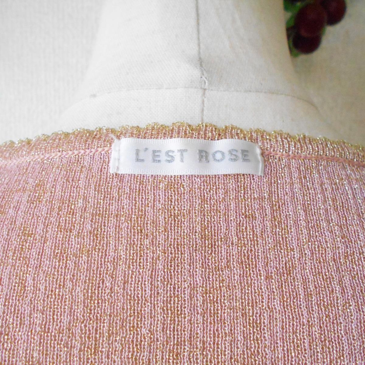 レストローズ LEST ROSE 春夏 向き ゴールド ラメ 入り 薄手 ７分袖 カーディガン 日本製 L\u0027EST ROSE レストローズ 茶 美品中古レストローズ バラ柄フリル長袖カットソー
