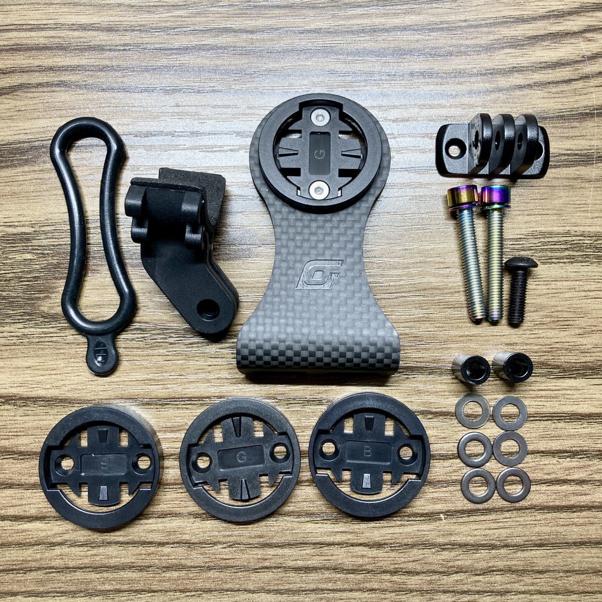 新作登場，品質保証 OG-EVKIN カーボン製 軽量 サイコンマウント チタンボルト付き(サイクルコンピューター)｜売買されたオークション情報、yahooの商品情報をアーカイブ公開 - オークファン サイクルコンピューター