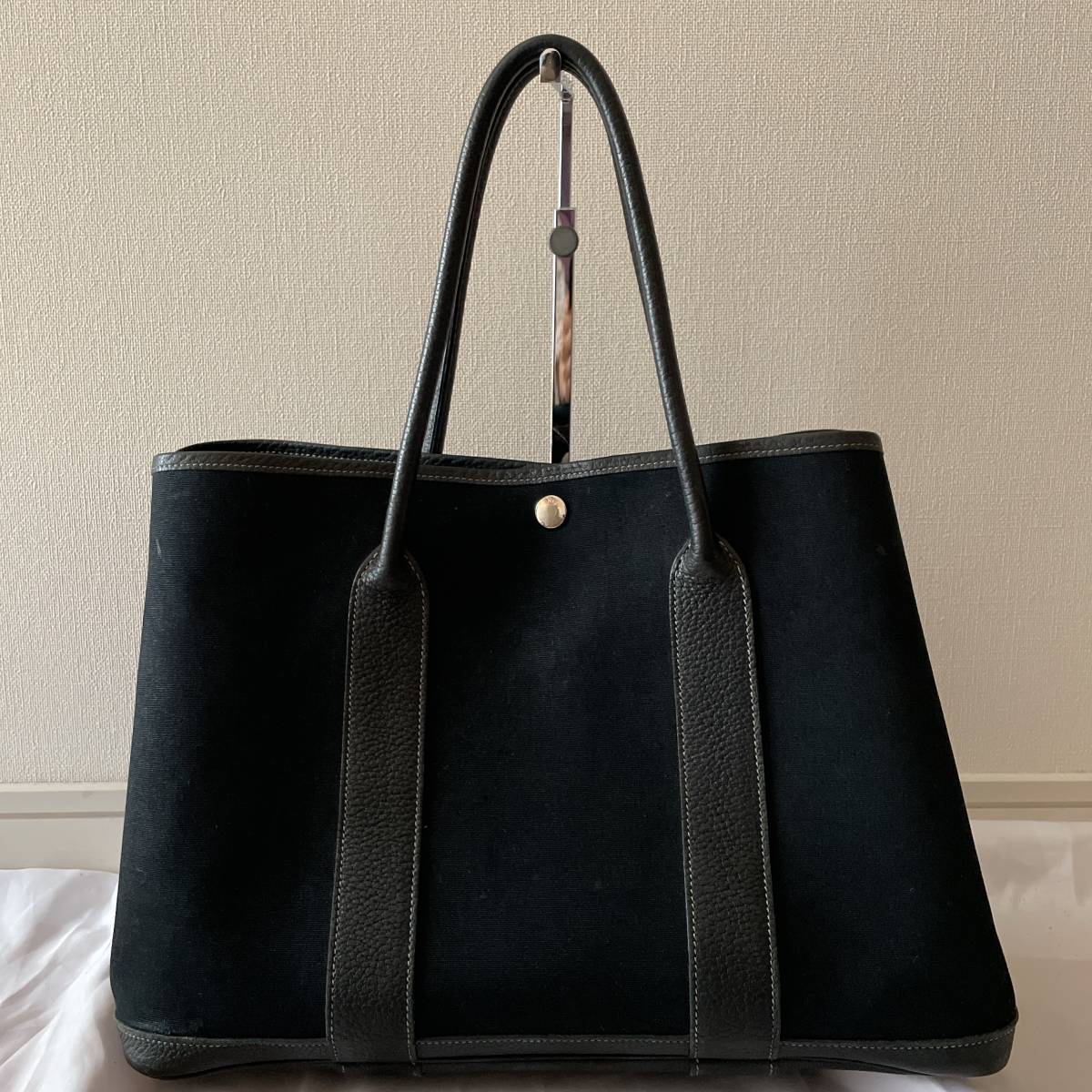 美品》 HERMES（エルメス） 短し キャンパス×レザー ハンドバッグ ブラック