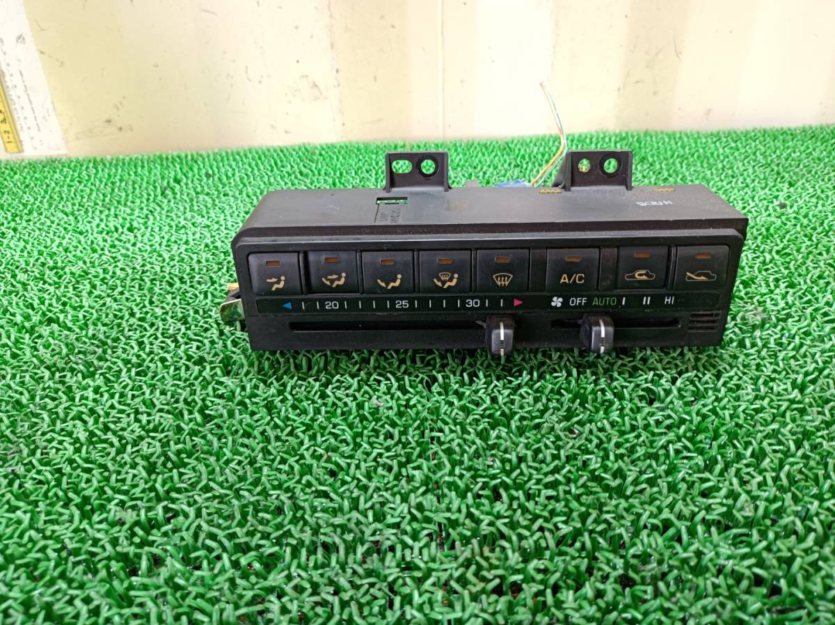 トヨタ エアコンスイッチパネル レジアスエース 1995 KZH100G 中古