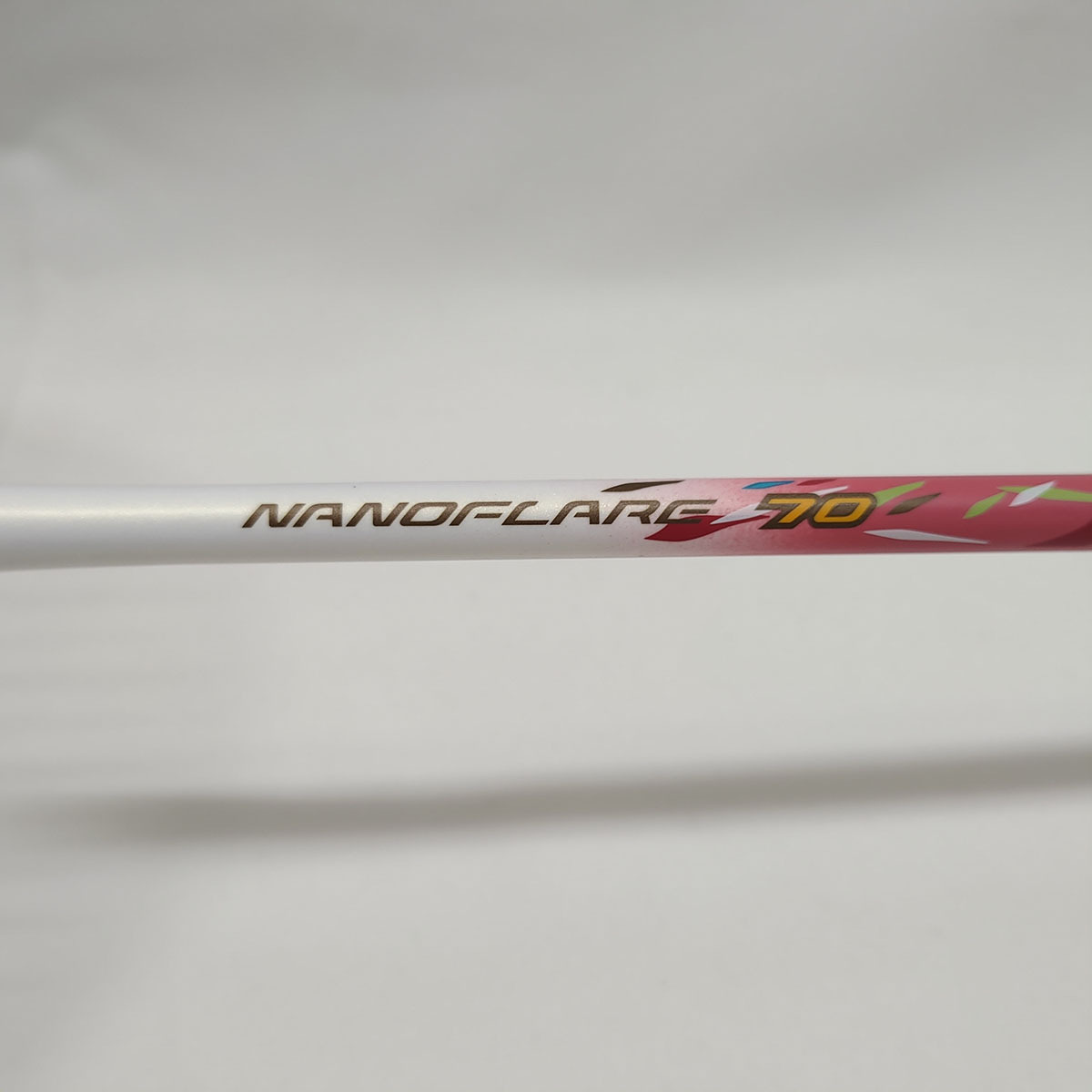 中古・未使用品】ヨネックス ナノフレア70 バドミント ンラケット