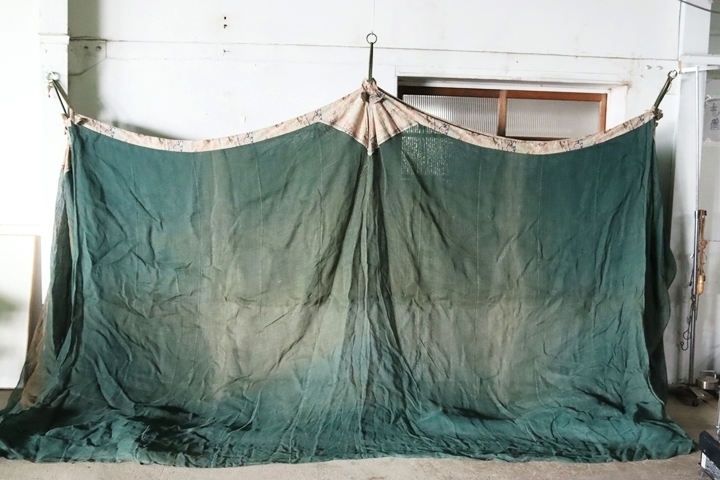 TB526麻製 大きな蚊帳 緑 200cm×355×337cm◇古布/襤褸/リメイク/手芸 TB526麻製 大きな蚊帳 緑 200cm×355×337cm◇古布/襤褸/リメイク/手芸