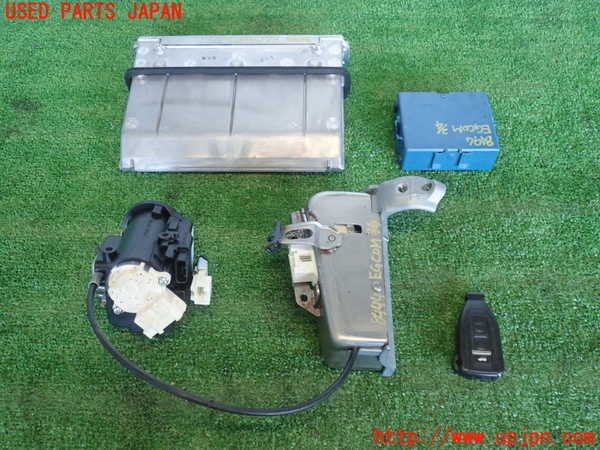 セルシオ | UCF30の中古車を探すならグーネット CELSIOR TOYOTA UCF30 トヨタ UCF3# LINE ～MC｜ジュエリーライン JEWELRY UCF30&frasl;UCF31 セルシオ型式：UA-UCF30（トヨタ）のクルマカタログ｜中古車の 型式:UA-UCF30｜セルシオ(トヨタ)の総合情報 グーネット セルシオ（トヨタ）の価格・スペック情報{平成16年7月