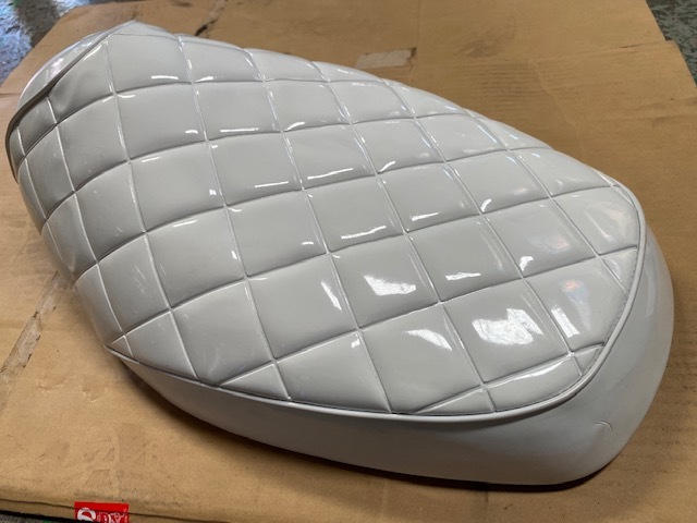 在庫有即出荷 カスタムシート ライブディオZX 金具付き AF35