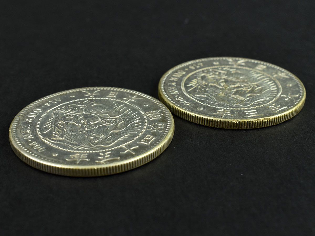 寂】大日本 明治三十五年 一圓 竜 菊紋 一円 古銭 銀貨