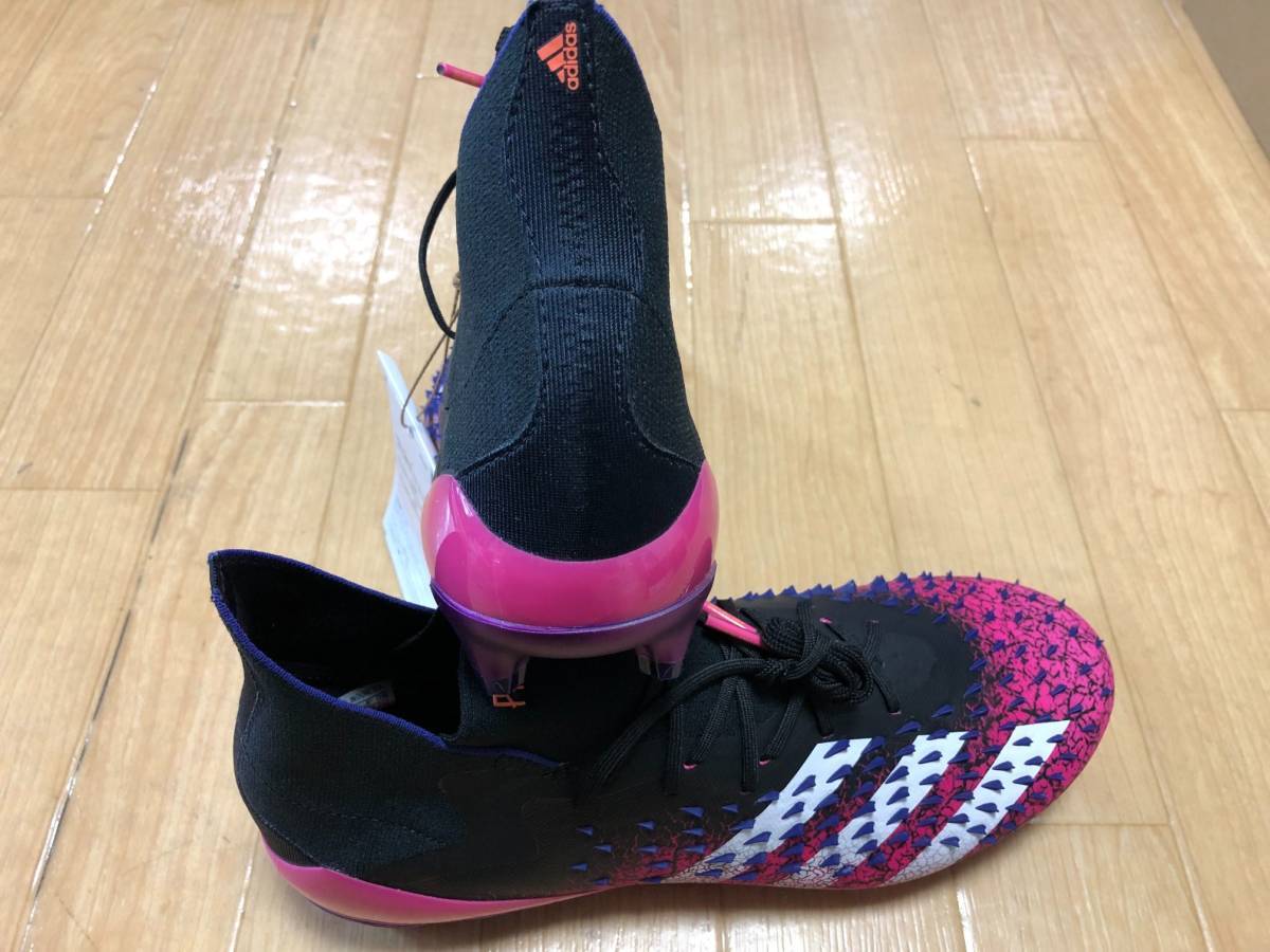 adidas プレデター フリーク.1AG FW7242(CORE BLACK/FOOTWEAR  WHITE/SHOCKPINK)２６．５ＣＭ(26.5cm)｜売買されたオークション情報、Yahoo!オークション(旧ヤフオク!)  の商品情報をアーカイブ公開 - オークファン（aucfan.com）