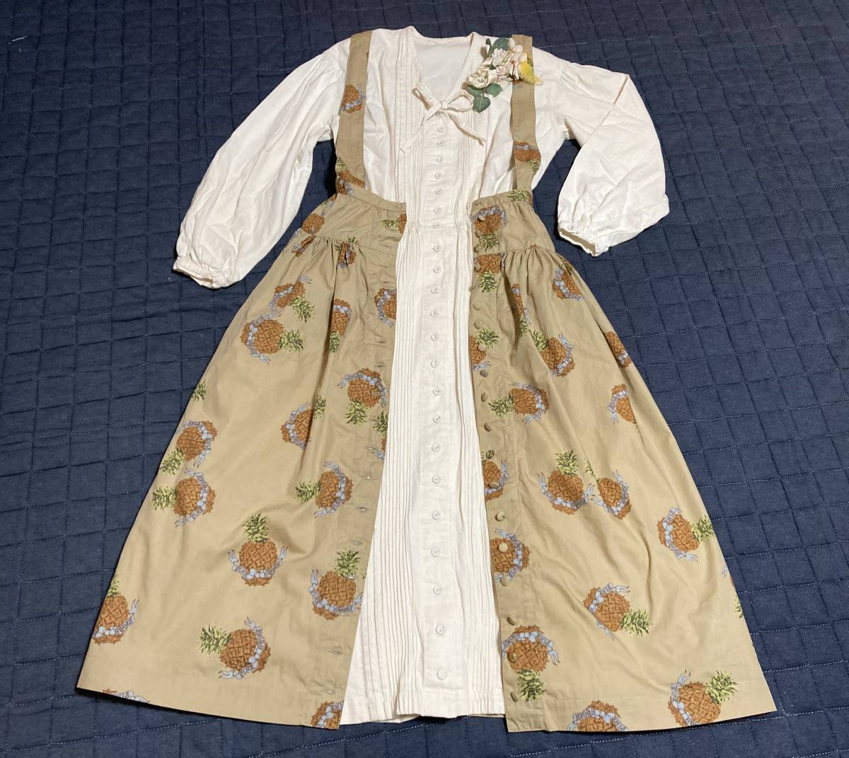 最安値，100%新品 ピンクハウスカネコイサオデザインパイナップルベージュ吊りスカートタブリエエプロン(フレアースカート、ギャザースカート（ロング）)｜売買されたオークション情報、yahooの商品情報を 女性用