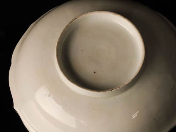 流】古美術品 江戸中期 白磁陽刻深皿 DB823 | - 古美術品専門