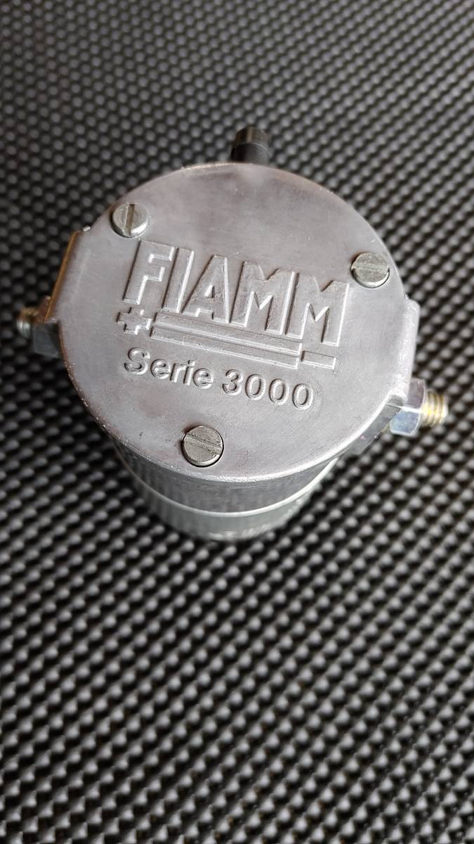 0 エアーホーン FIAMM Serie フィアム 送料無料☆FIAMM serie 2連ラッパ フェラーリ☆動作未確認 中古 - メルカリ FIAMM｜株式会社フォーチュン MTA&frasl; 2連 動作確認済み