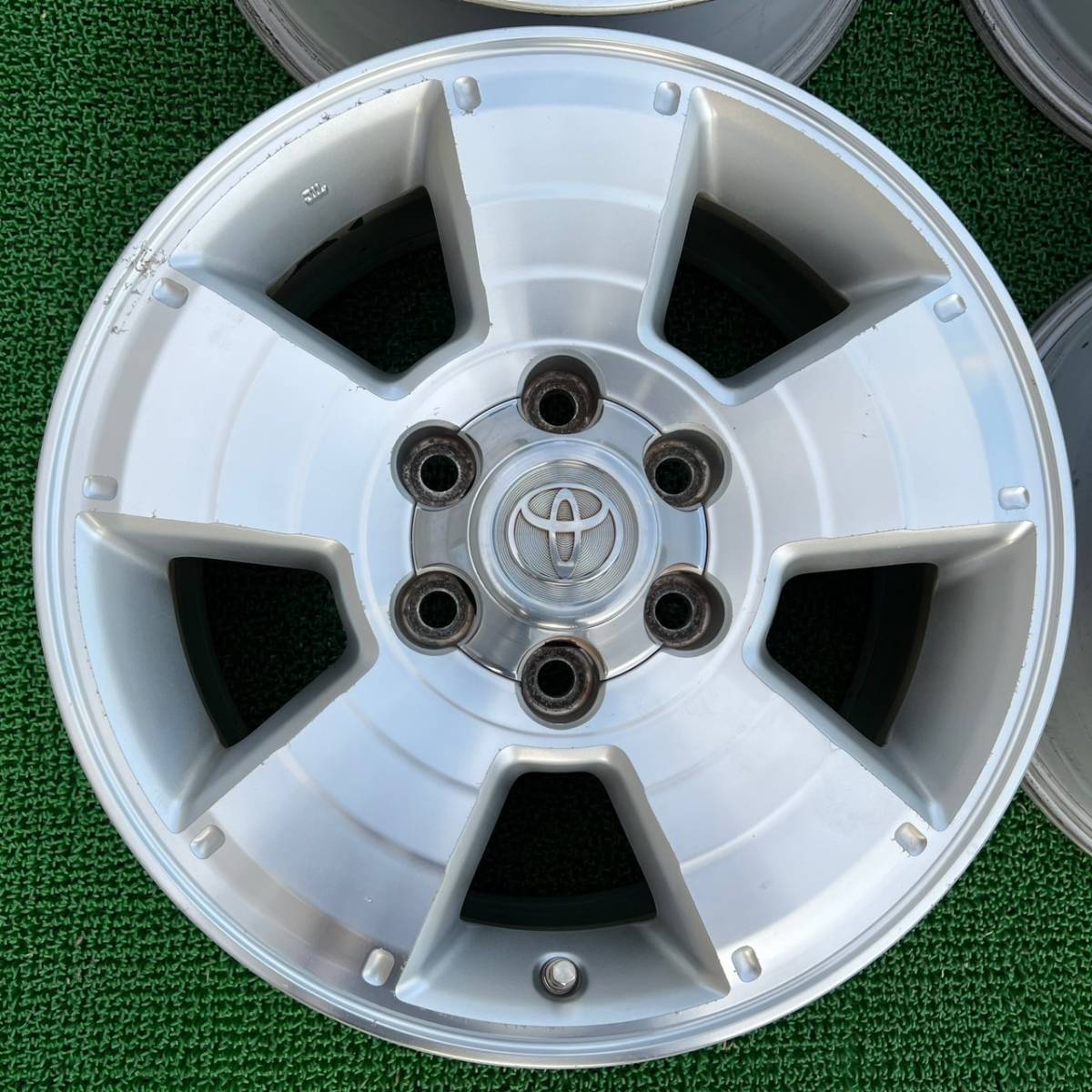 トヨタ ハイラックスサーフ215系後期用 純正17インチアルミホイール 4本