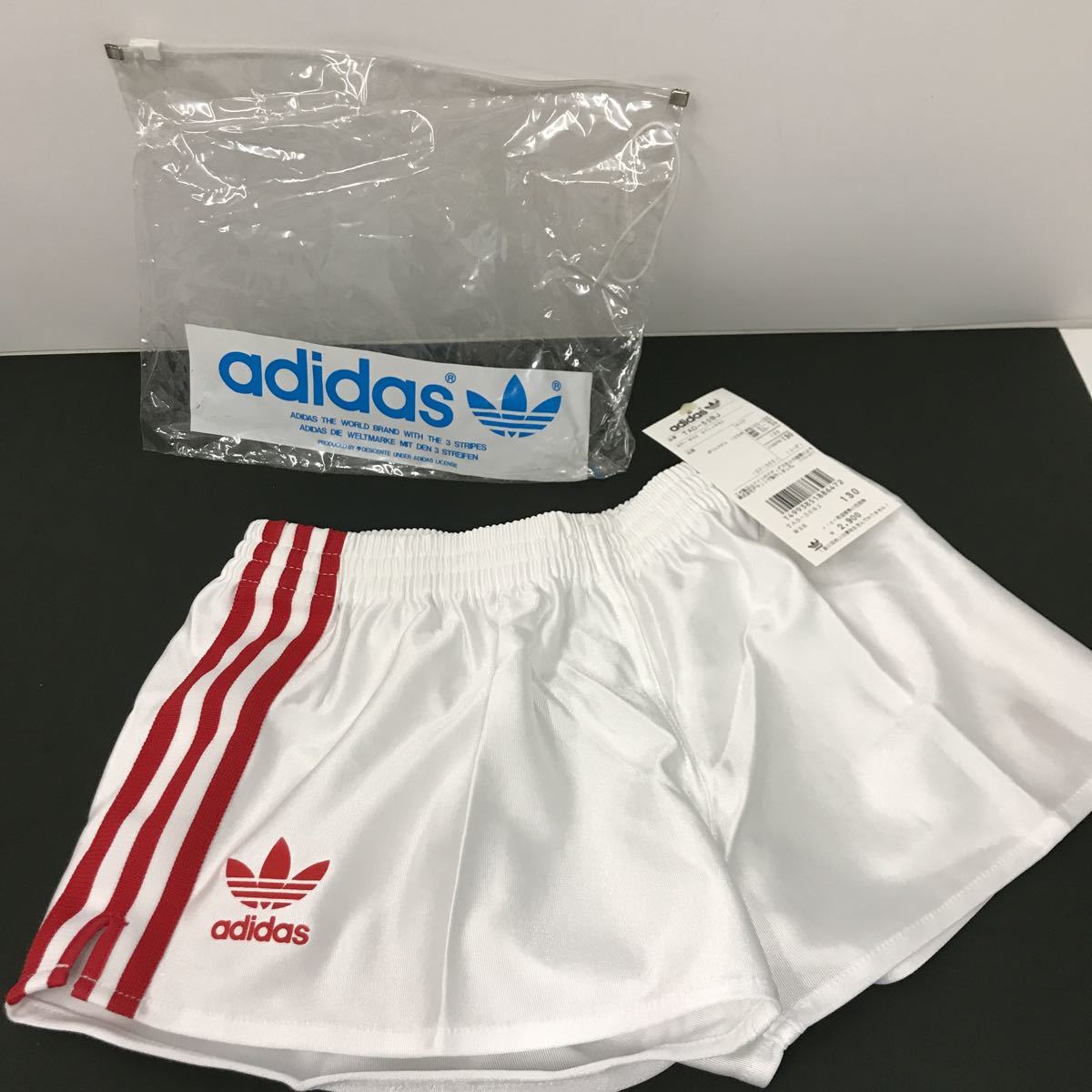 タグ付き 旧ロゴ当時物 Adidas ショートパンツ サッカーパンツ Tad 50bj 130cm デッドストック ジュニア用 3本ライン 子ども用 売買されたオークション情報 Yahooの商品情報をアーカイブ公開 オークファン Aucfan Com