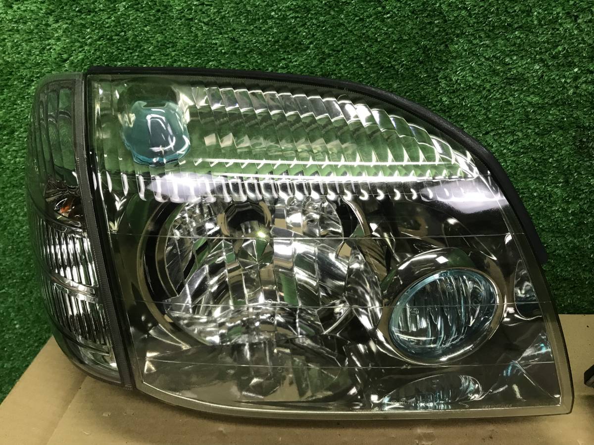 管0685-17 日産 エクストレイル NT30 T30 純正 HID ヘッドライト 左右 