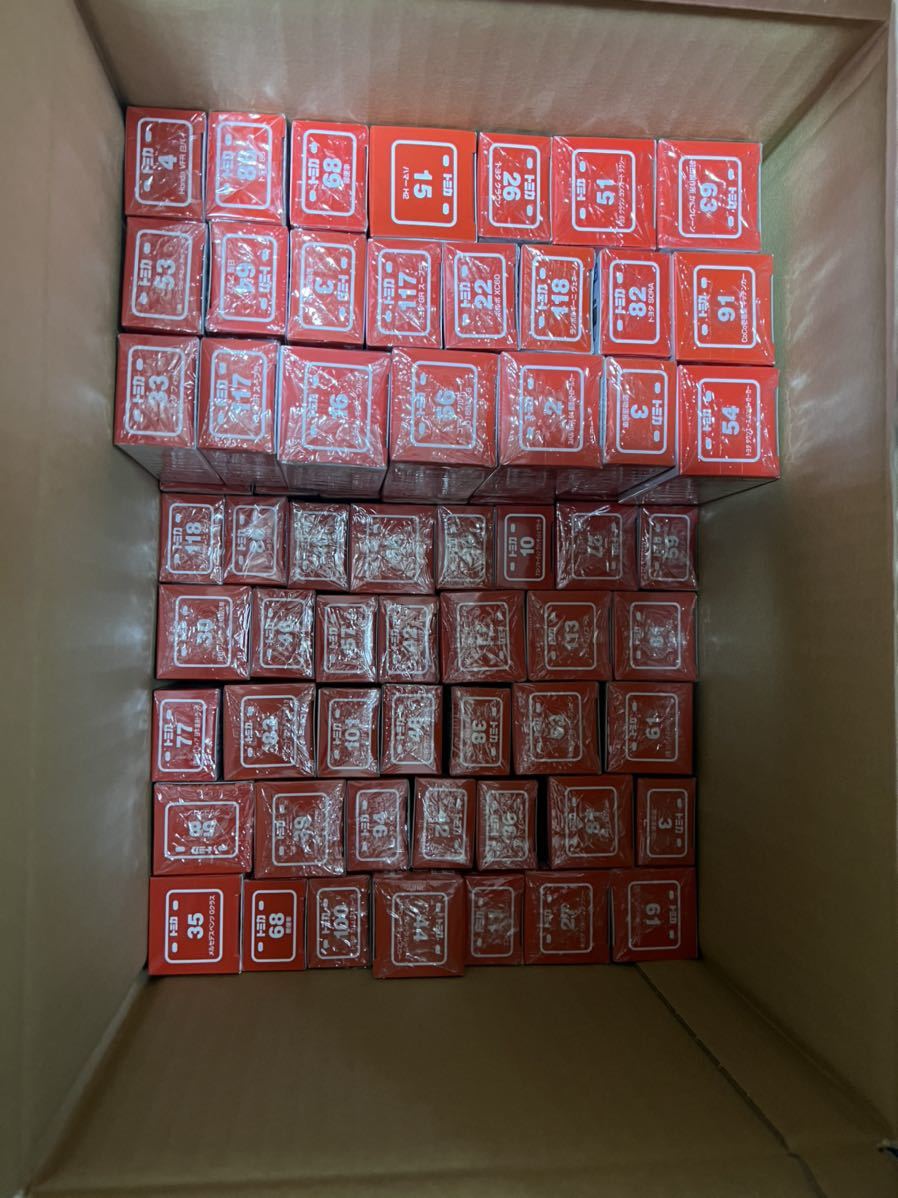 セール，人気セール トミカ 赤箱 大量 品まとめ売り(乗用車)｜売買されたオークション情報、yahooの商品情報をアーカイブ公開 - オークファン 乗用車