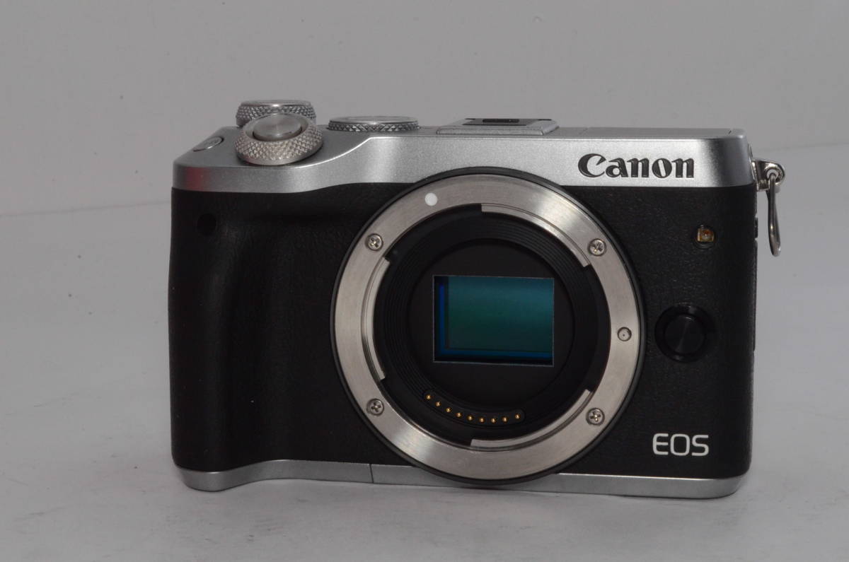 超美品☆Canon キャノン EOS M6 ボディー シルバー ミラーレス一眼