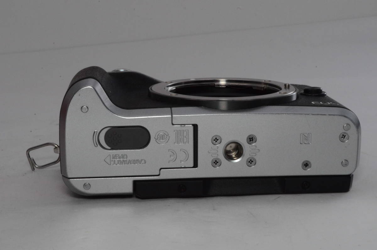 超美品☆Canon キャノン EOS M6 ボディー シルバー ミラーレス一眼
