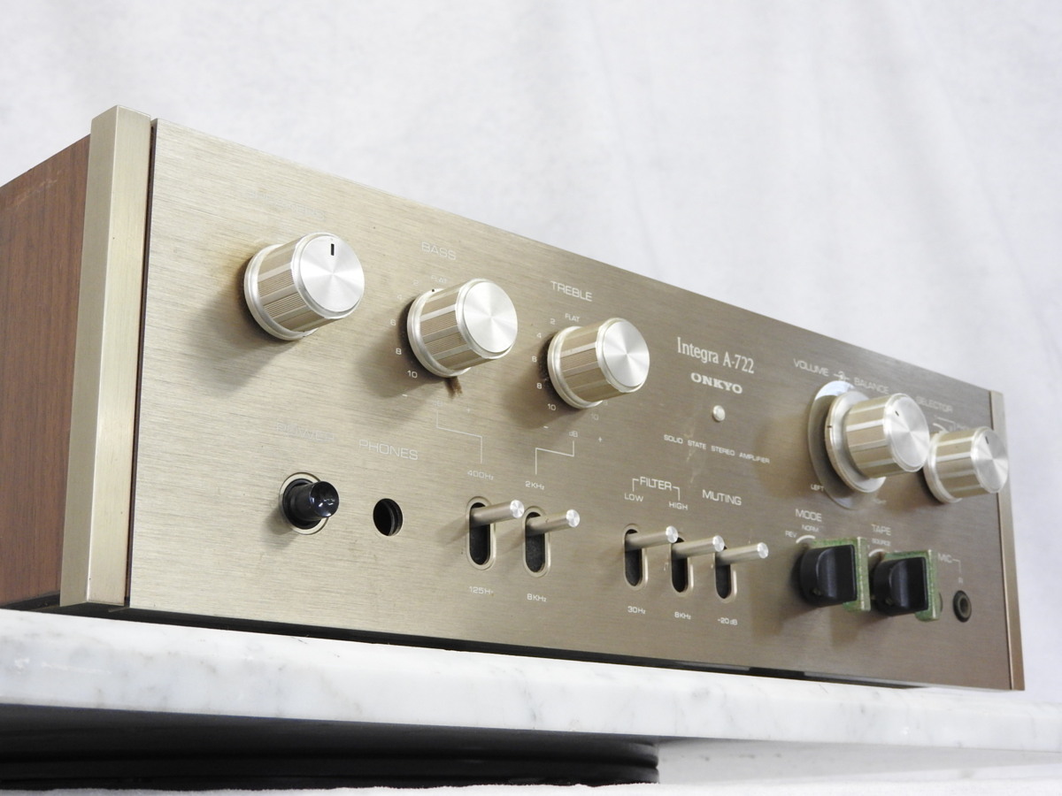 ONKYO Integra A-722 プリメインアンプ 動作品 ビンテージ。 ☆ ONKYO オンキョー Integra A-722 プリメインアンプ ☆中古