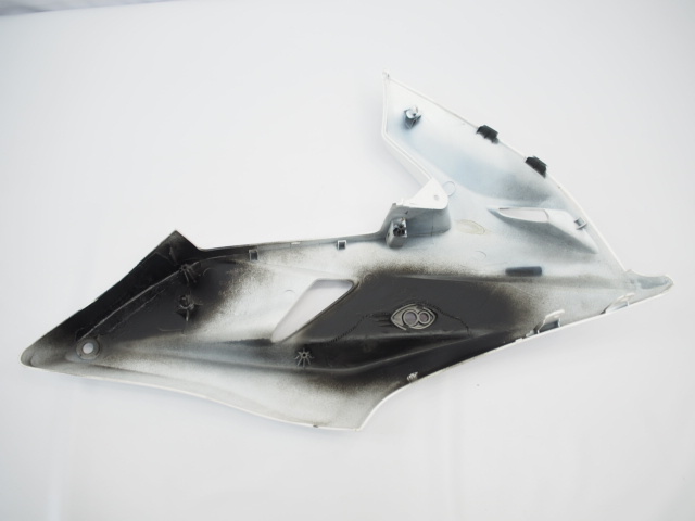 CB400SB純正アッパーカウル左アッパーカバー_フロントカウルNC39