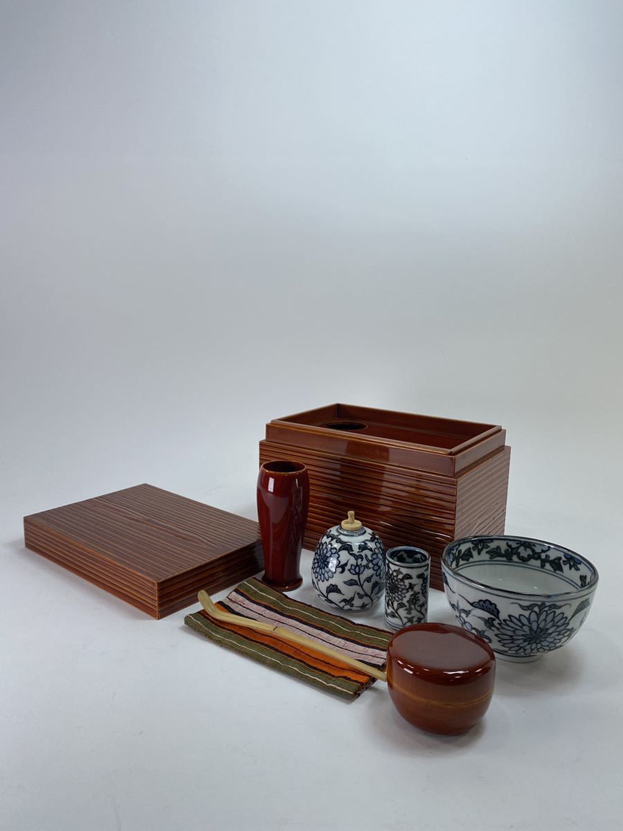 飛騨春慶　器据(きすえ)　紙箱付き　茶道具 楽天市場】【茶道具 / 茶箱】 器据(きすえ) 桐木地 幸斎 作 : 抹茶と