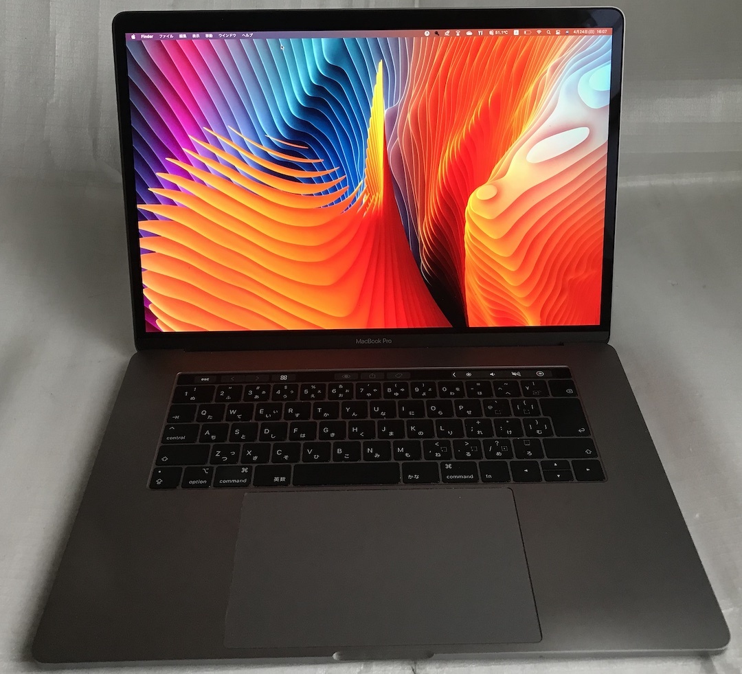 MacBook Pro 15 2018、タッチバー搭載モデル MacBook Pro 0