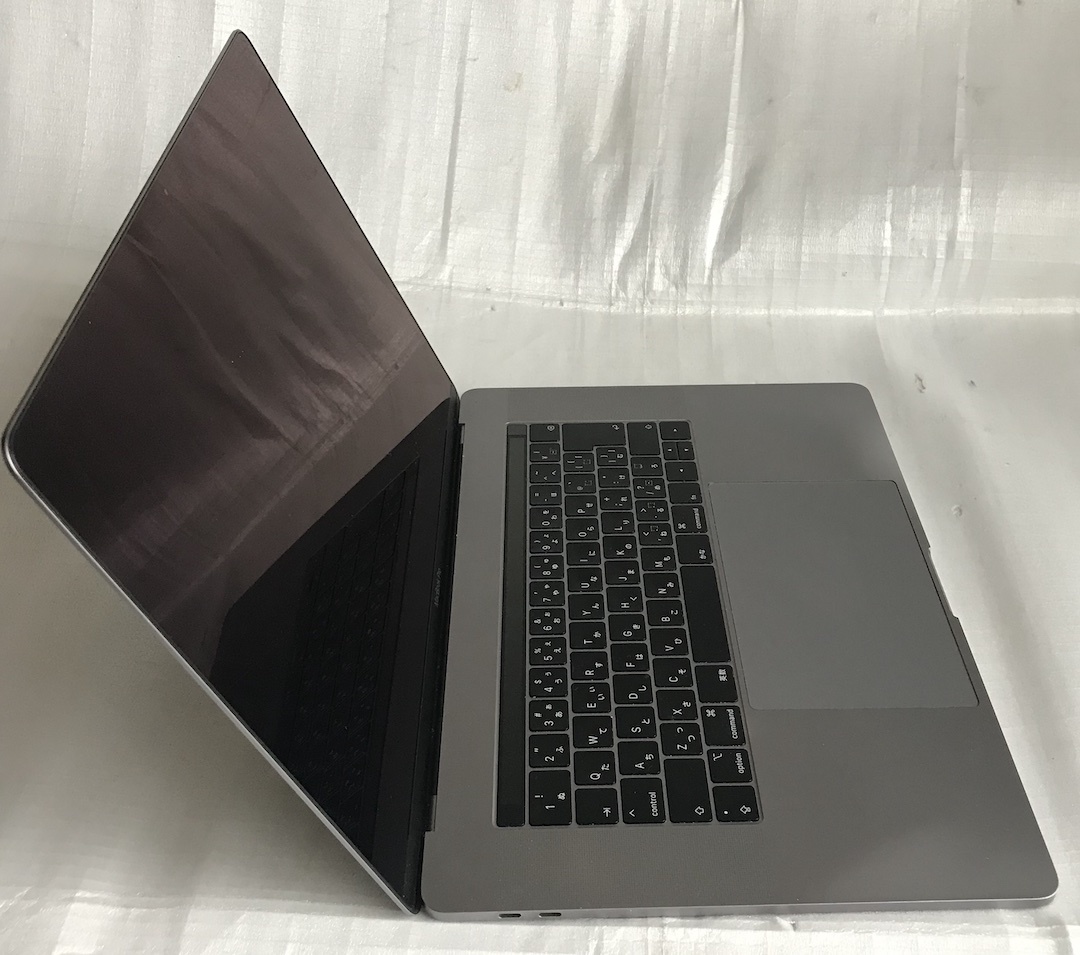 MacBook Pro 15 2018、タッチバー搭載モデル MacBook Pro 0