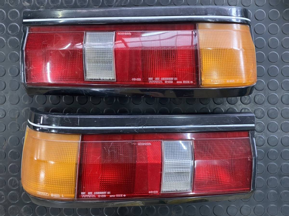 トヨタ AE86 レビン 純正 後期 3ドア テールレンズ 左右セット