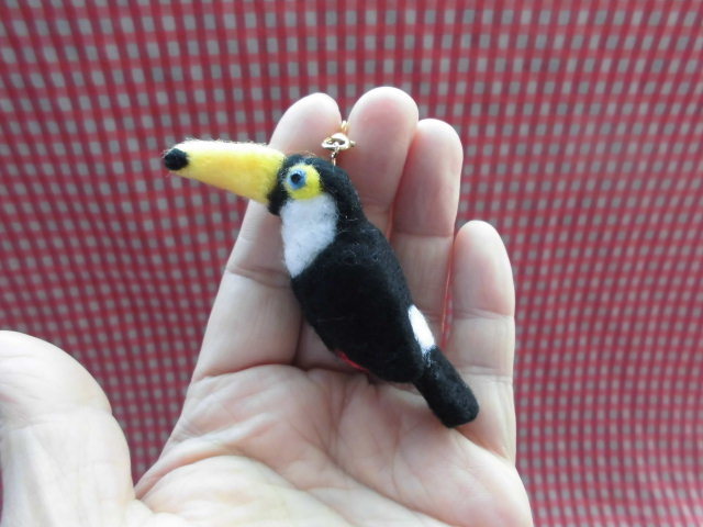 ☆羊毛フェルト 鳥 ハンドメイド☆オオハシのストラップ(羊毛フェルト 