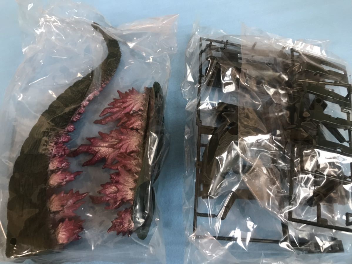 バンダイ　リアルアクションゴジラ　メガギラス版　未組立品！