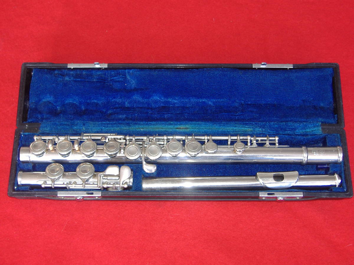 NO.9 YAMAHA Flute ヤマハ フルート YFL- 23 中古です。メンテナンス・調整済み、送料・消費税込み、即決価格での出品です。