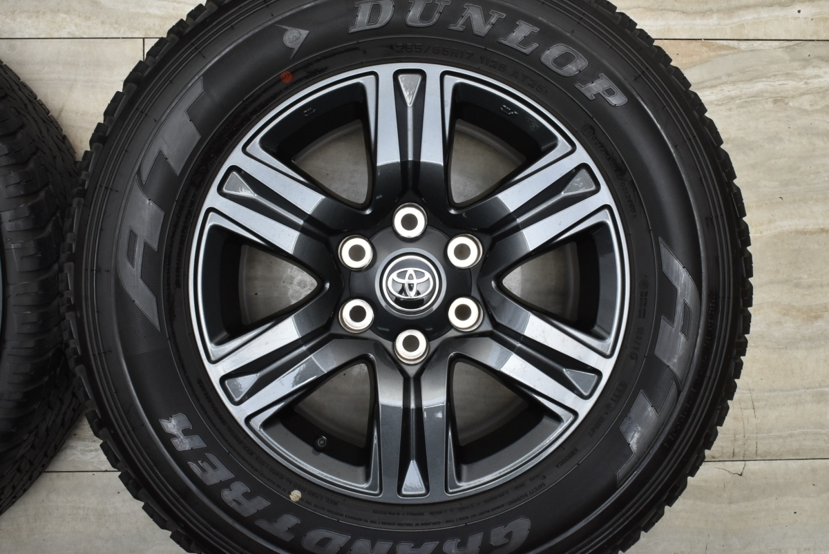 ほぼ新車外し】トヨタ ハイラックス 後期 純正 17in 7.5J +30 PCD139.7 