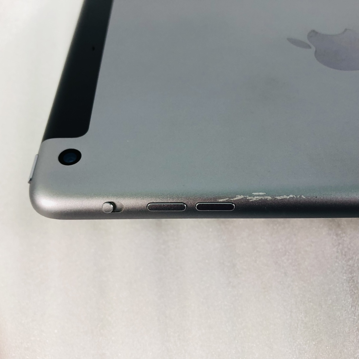 au iPad mini 3 Wi-Fi+Cellular 16GB スペースグレイ MGHV2J/A