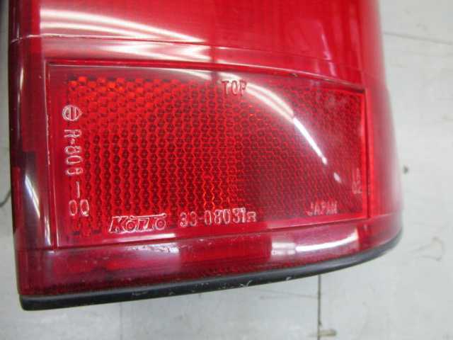 100系ハイエースバン 後期 純正テールレンズ 左右セット KOITO 33