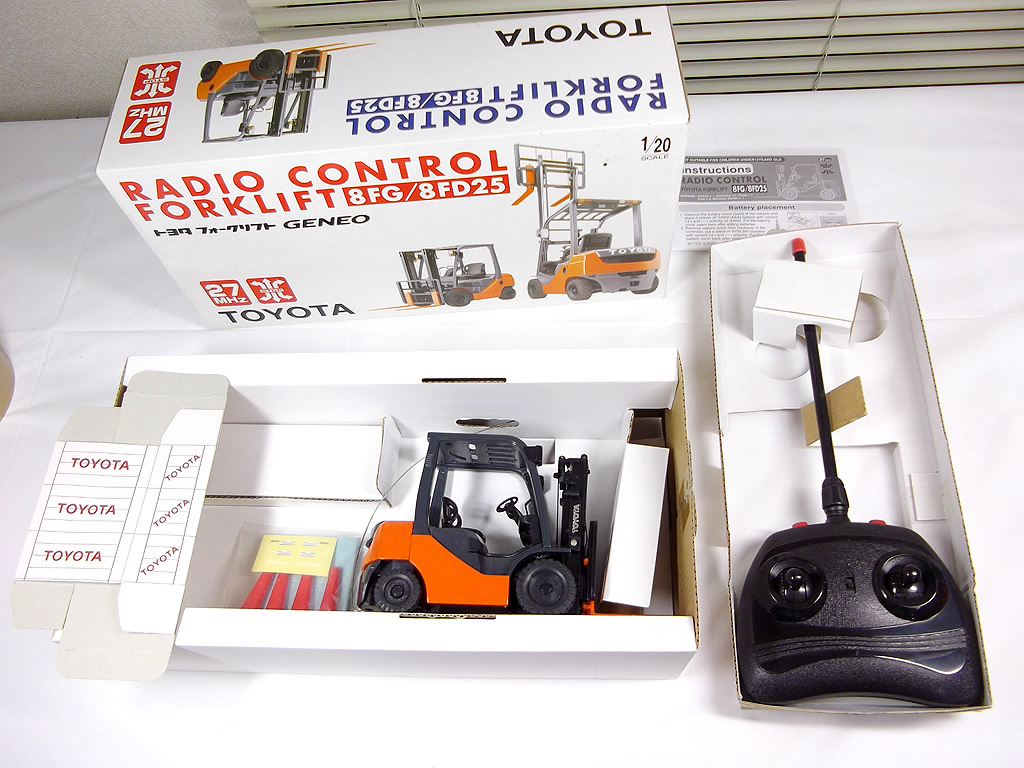 ラジコン フォークリフト 1/20 トヨタ TOYOTA GENEO 8FG/8FD25