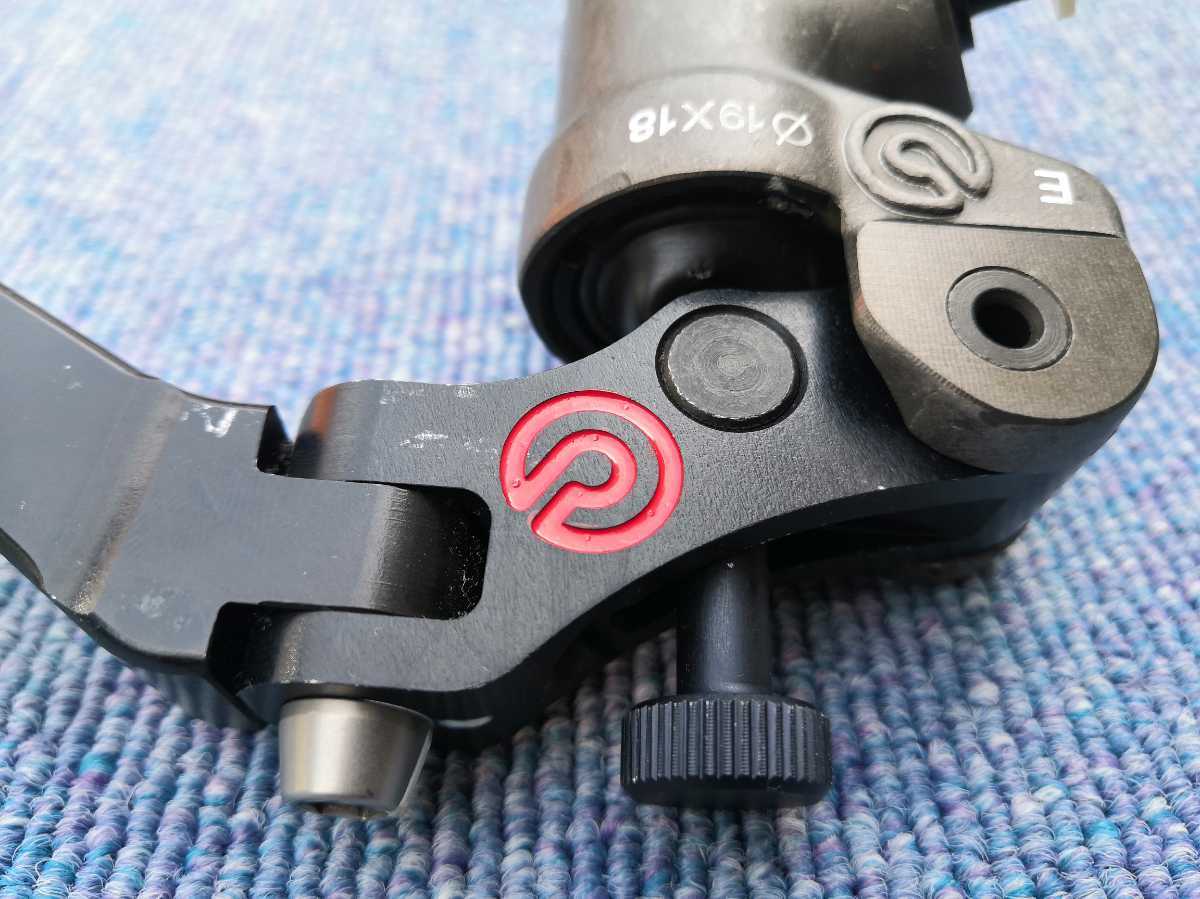 ブレンボ セミラジアル ブレーキマスター brembo 16 別体 旧車