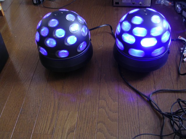 【２台セット】 ■MINI TRI BALL2 American DJ ステージ用LED照明 ミラーボール 天井オメガ金具つき 動作品JUNK