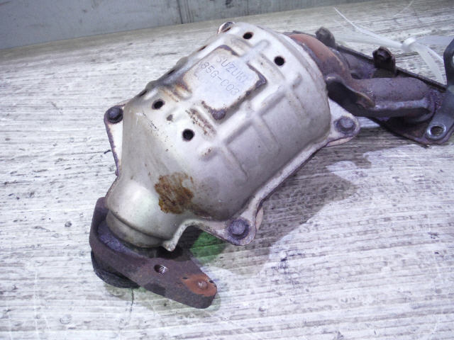 H18年 モコ DBA-MG22S 前期 エキゾーストマニホールド 触媒