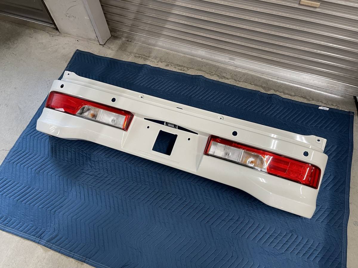 【新車外し】エブリー　バンパー　パールホワイト 新車外し】DA17W エブリイワゴン PZターボ 純正リアバンパー パール