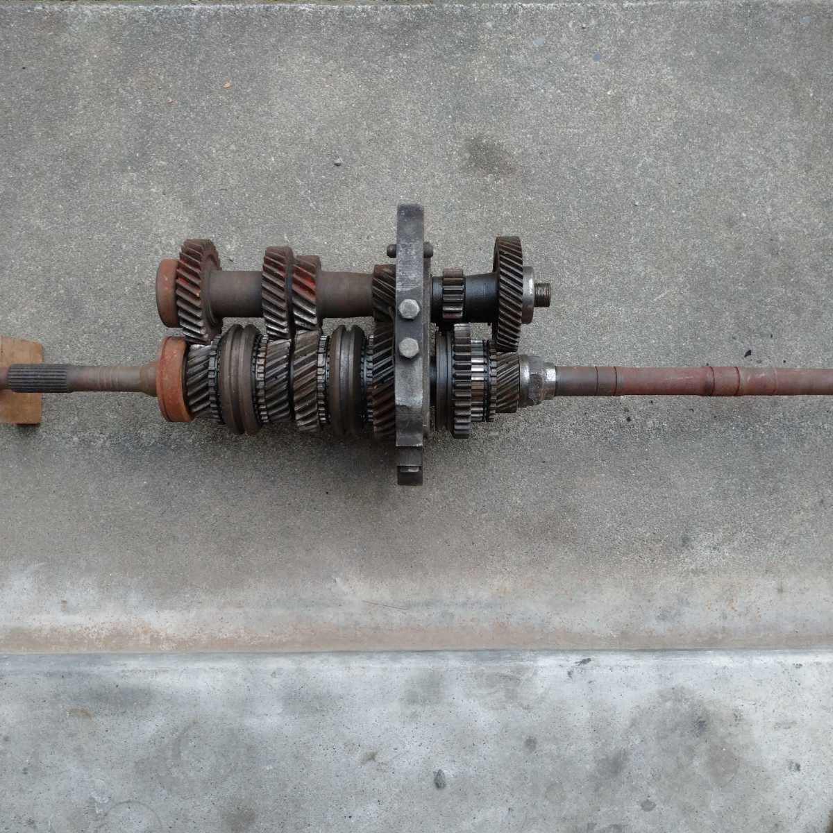 L型エンジンミッション　71B 5速　ケンメリ　S30 130Z L型エンジンミッション 71B 5速 ケンメリ S30 130Z オンライン車