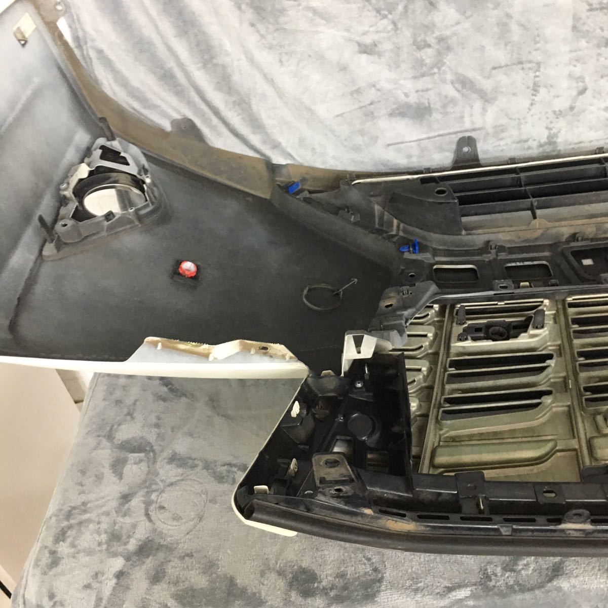 30系 アルファード 前期 エグゼクティブラウンジより取り外し 純正opコーナーポール付 フロントバンパー グリル 個人宛は営業所どめのみ フロント 売買されたオークション情報 Yahooの商品情報をアーカイブ公開 オークファン Aucfan Com