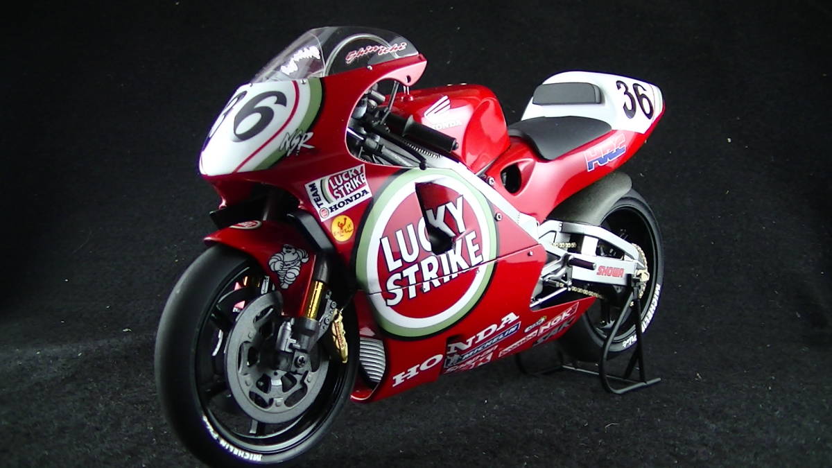 タミヤ1/12 ホンダNSR500ラッキーストライク