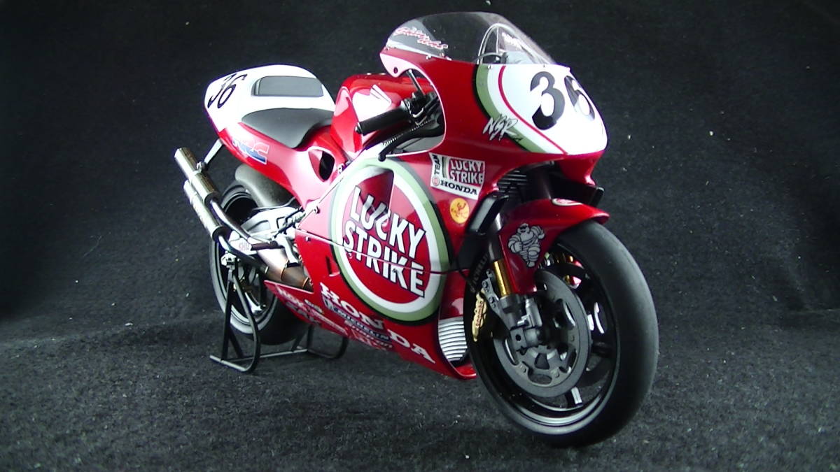 タミヤ1/12 ホンダNSR500ラッキーストライク