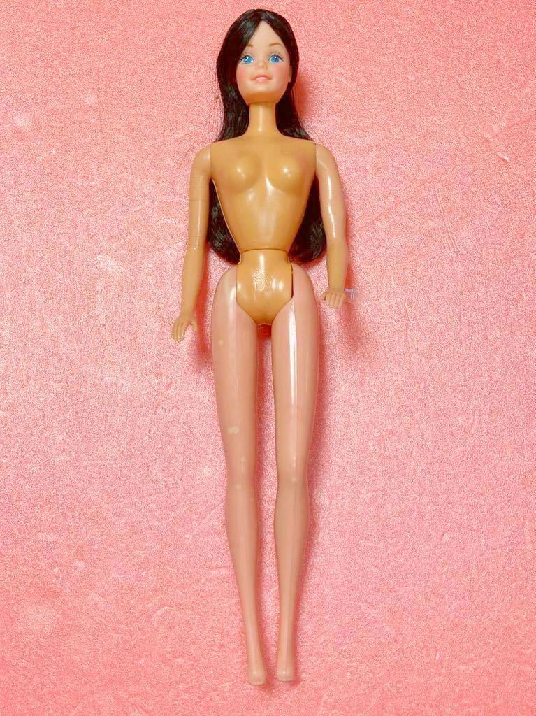 vintage1966年barbie 黒髪 ボディに褪色あり左手首右親指に損傷有り 送料無料です。