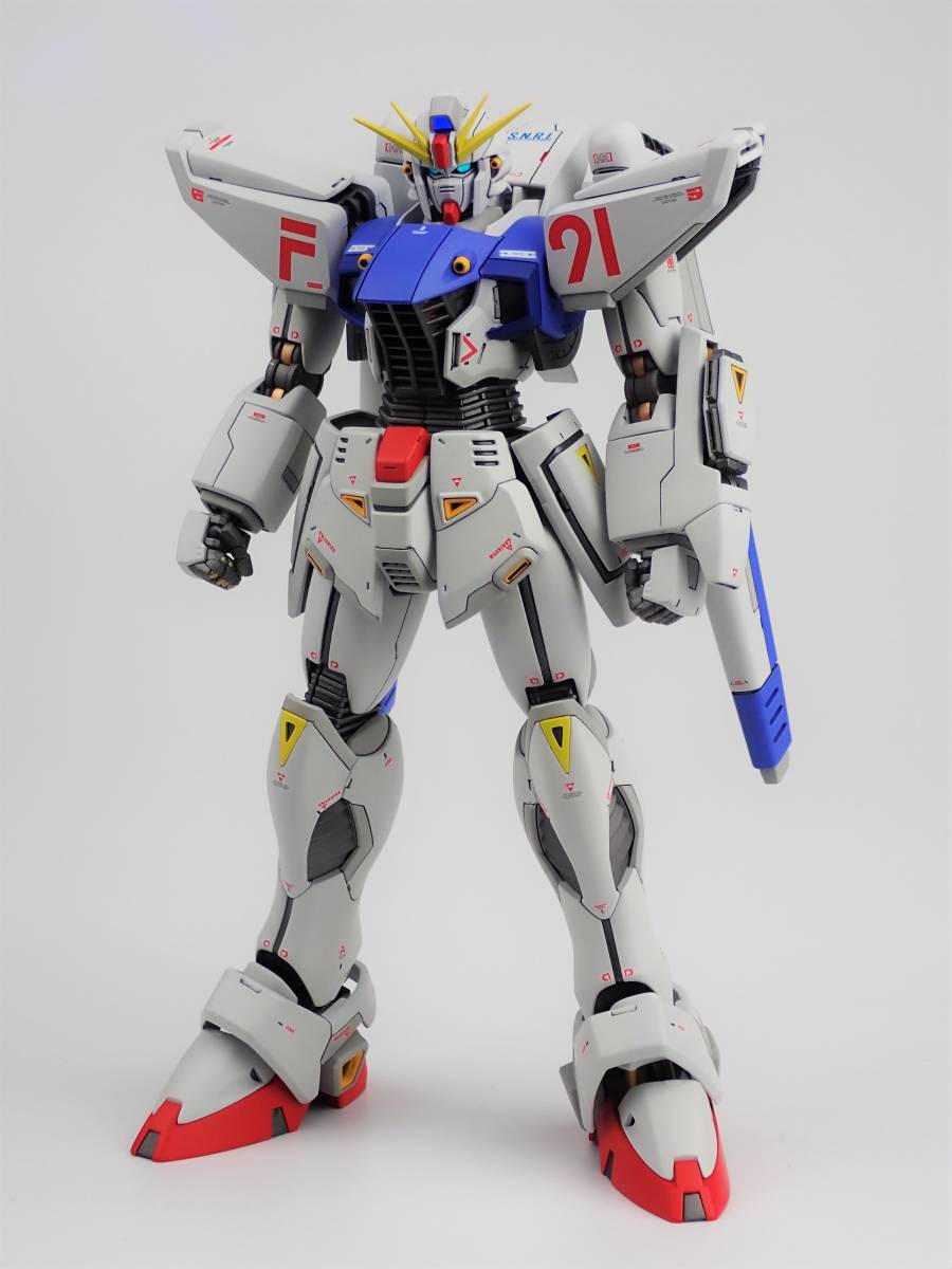 MG 1/100 ガンダムF91 Ver.2.0 塗装完成品 発光ユニット付き(完成品 ...