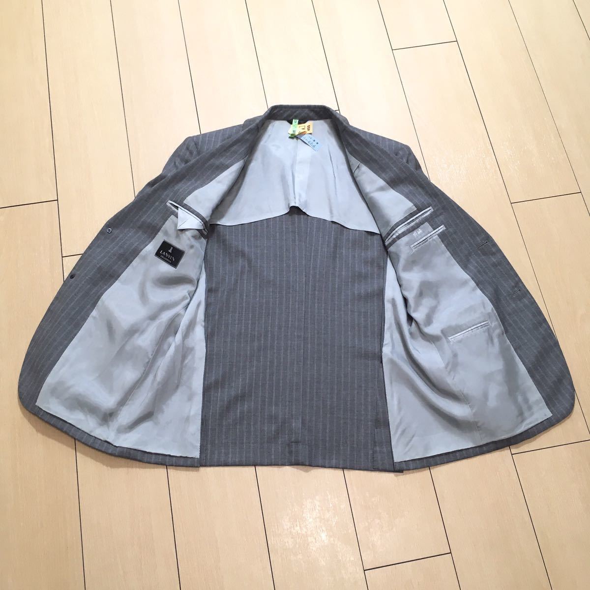 美品★ランバン LANVIN 上質サマーウール 極上の春夏スーツ★グレー ストライプ セットアップスーツ ビジネス 灰 背抜き/L位/A461 極上3ピース☆豪華リバーシブルベスト☆高級ランバンコレクション ランバン LANVIN 「LANVIN&frasl;ランバン」 57.春に◎ 美品