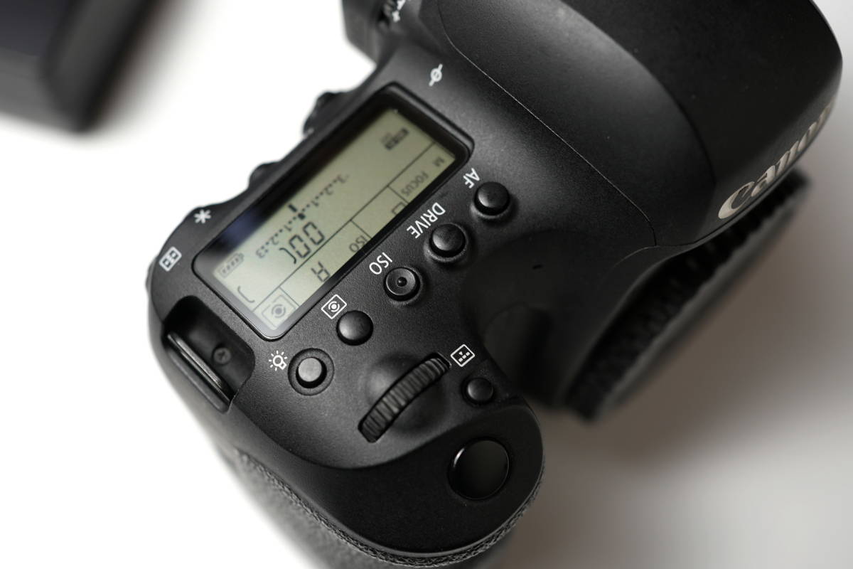 Canon EOS 6D mark 2 ボディ 中古 一眼レフ ,前回落札者が落札金額を