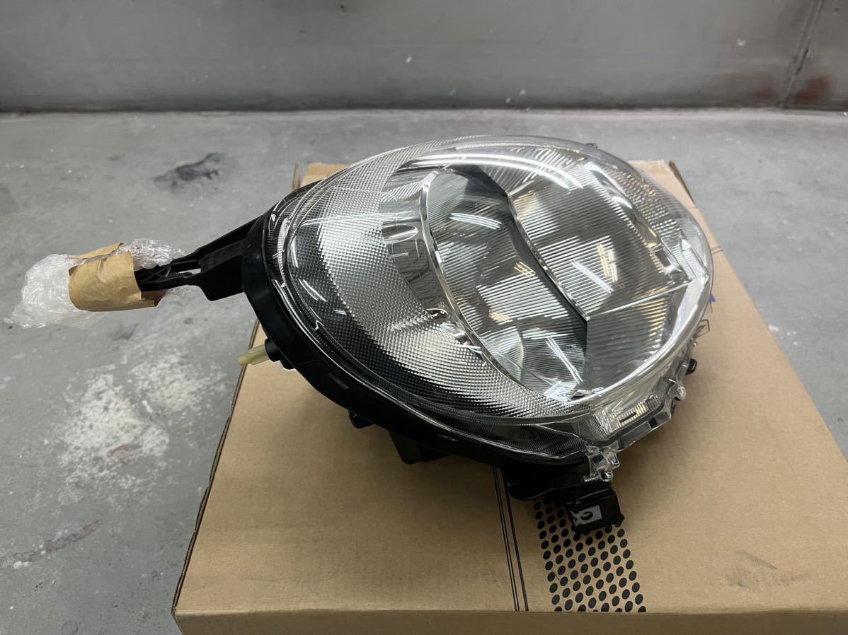マーチ DBA-K13 右ヘッドランプASSY 日産 マーチ K13（種類