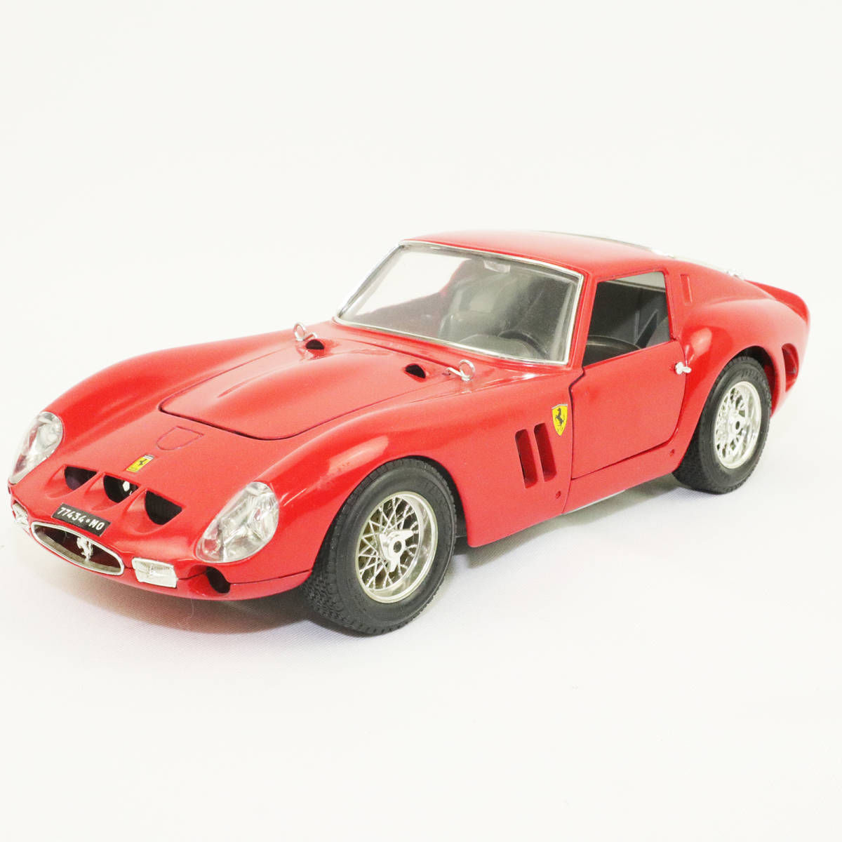 ブラーゴ 1/18 ブラーゴ Bburago 18-16015 1 18 フェラーリ SF90 ストラダーレ Hybrid 2019 レッド - ミニチャンプス専門店 Minichamps World