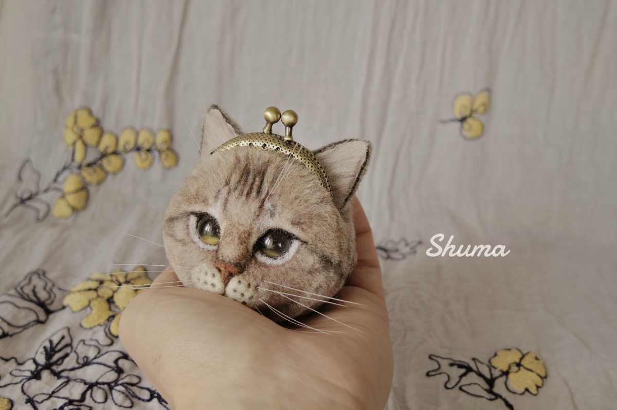 羊毛フェルト 猫のお顔のがま口ポーチ ハンドメイド 作家もの