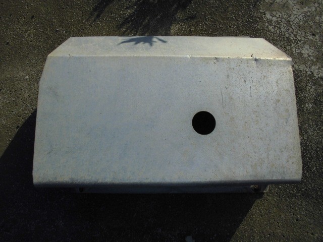 ■全国送料無料■020604■Y■【 H6 ジムニー バン V-JA11V 5MT F6A 4型】 純正 ■ タンク ガード