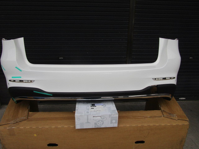 ベンツ純正　Ｘ２５３　Ｗ２５３　ＧＬＣクラス　ＡＭＧリアバンパー　２５３　８８５　０２００　・２５３　８８５　１６０１